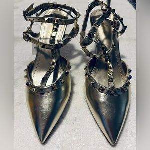 Brand New Silver Heels By DREAM PARIS - Size 9 - Exact Heel Height 3.5” - box 6
